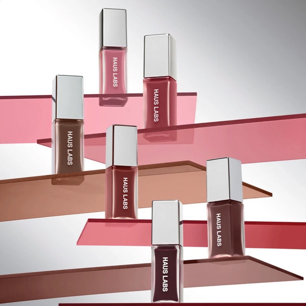 NEW HAUS LABS BY LADY GAGA 
PhD Hybrid Lip Glaze Plumping Gloss